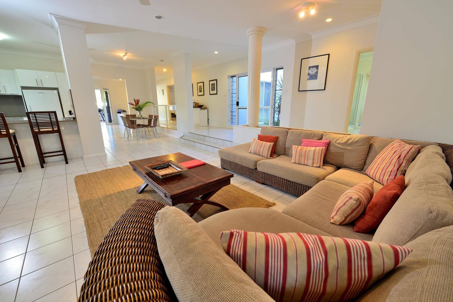 Spacious 4 Bedroom Family Home- a Stones Throw From 4 Mile Beach