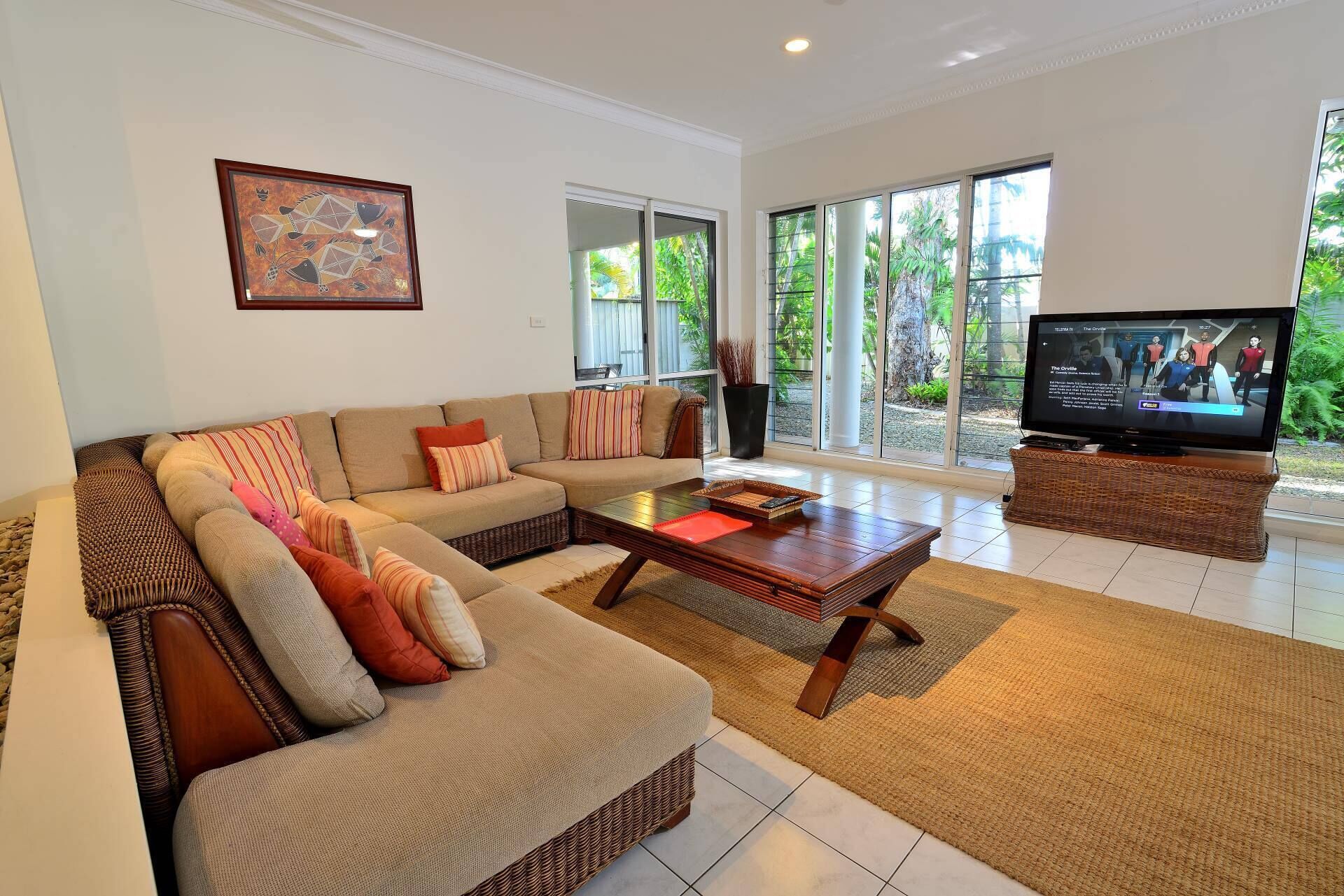 Spacious 4 Bedroom Family Home- a Stones Throw From 4 Mile Beach