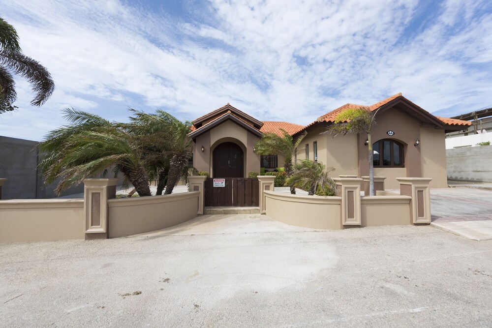 Aruba Palm Beach House In Noord Hotel Rates Reviews On Orbitz