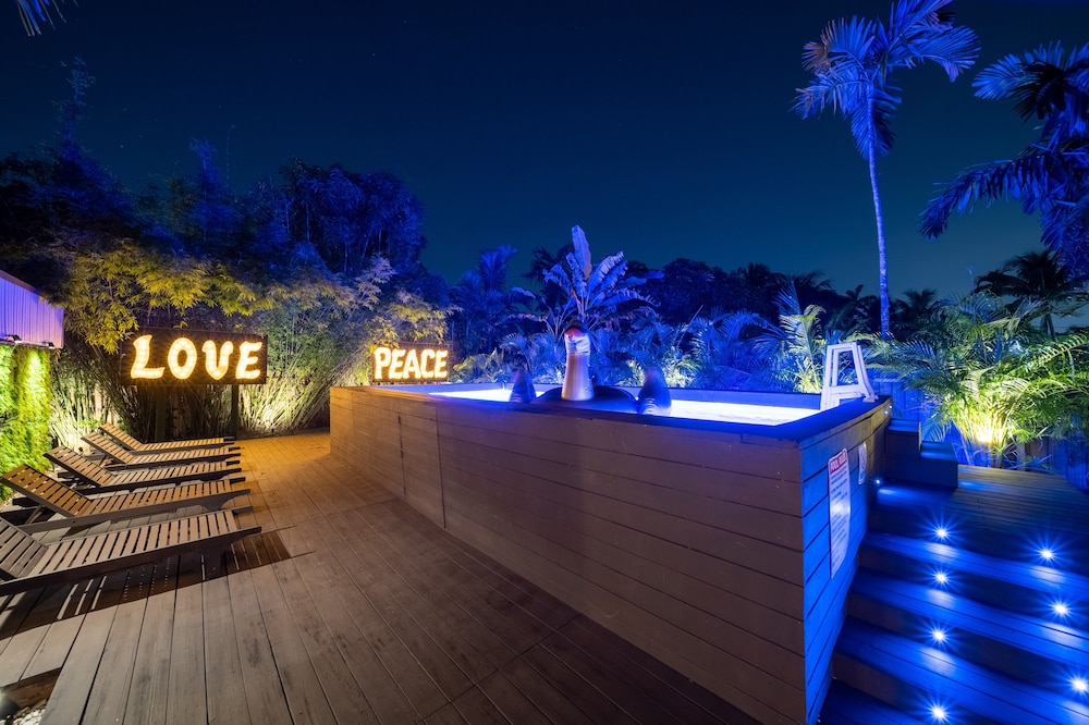 Miami Love&Peace Oasis🏝☀️  Pool, Mini Golf⛳️  Near the Beach