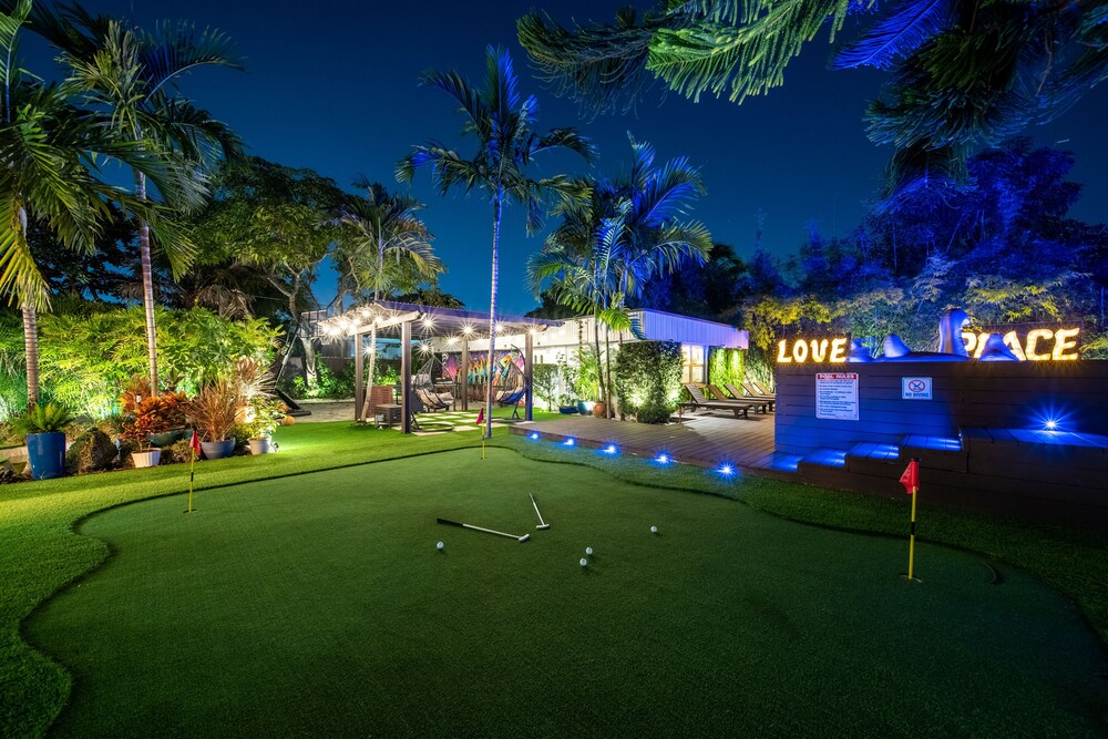 Miami Love&Peace Oasis🏝☀️  Pool, Mini Golf⛳️  Near the Beach