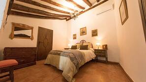 4 bedrooms, iron/ironing board, free WiFi, linens
