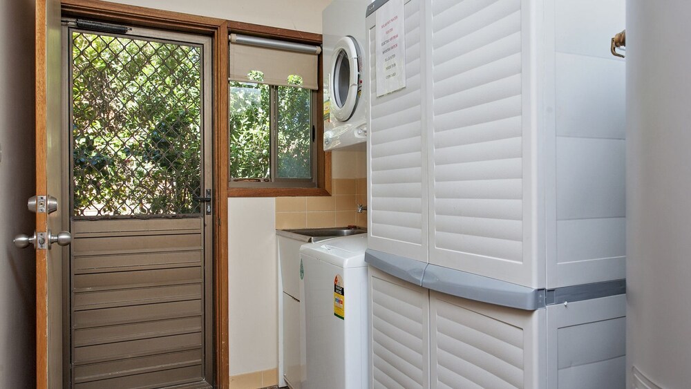 Three bedroom beach house at Little Beach Deals & Reviews (Nelson Bay, AUS) Wotif