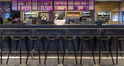 Moxy Edinburgh Airport