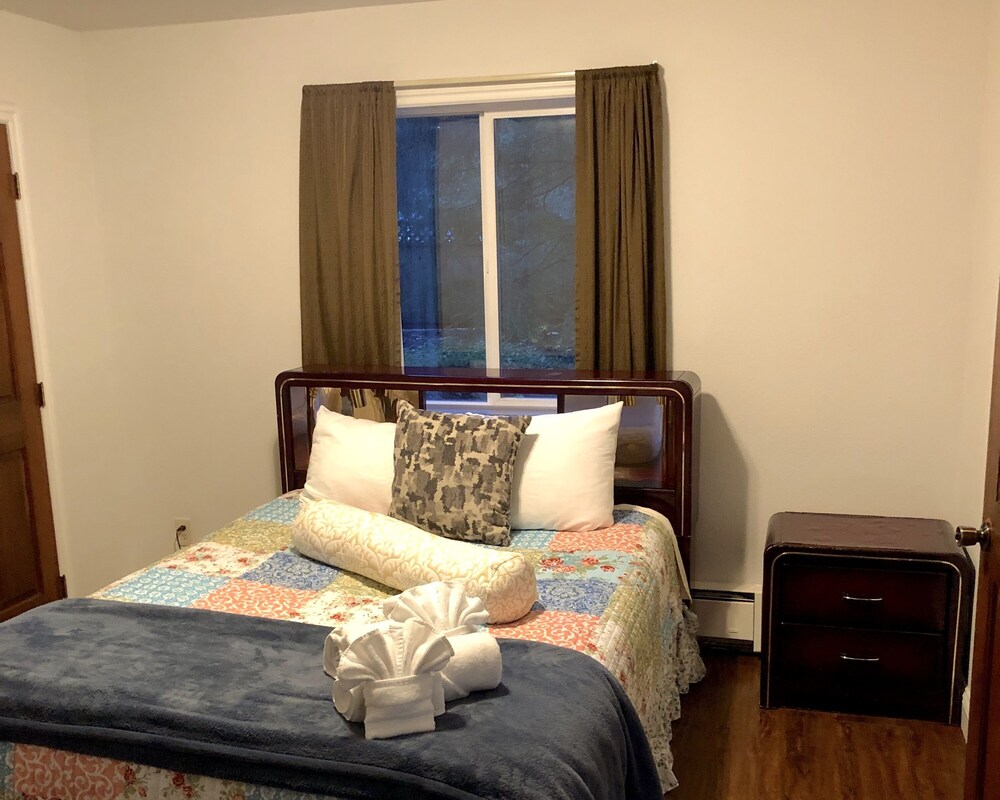 Grandma's Suite Convenient Valley Location, Offering 10 OFF ON TOURS