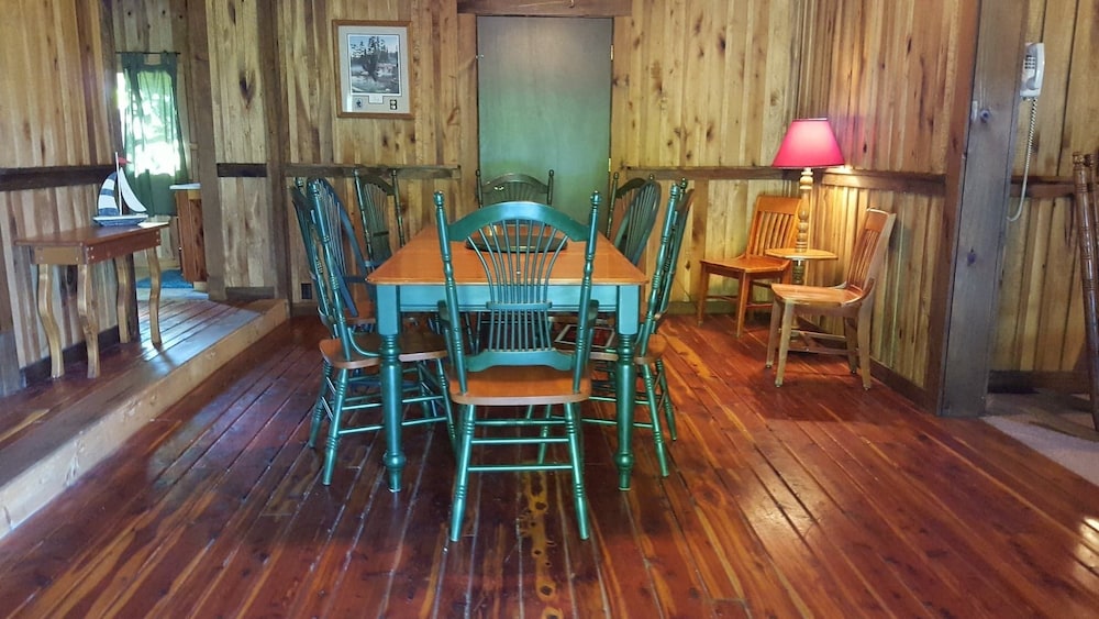 Lakeview Cabin on Dale Hollow Lake, Celina, TN in Celina Best Rates