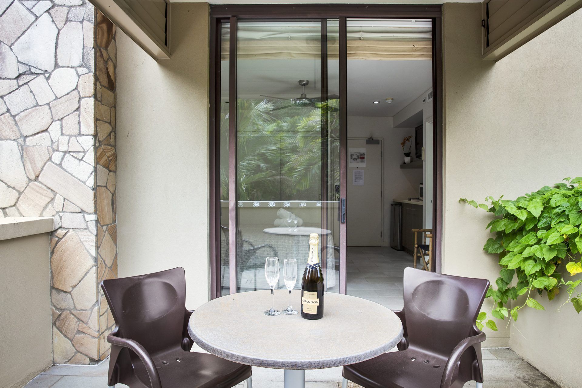 Good Times AND TAN Lines Sea Temple Spa Studio 220 Three Resort Pools Seconds From Beach