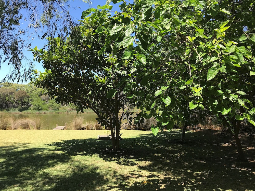 Geographe Bay Rd - Unique Getaway Between The Beach and Toby's Inlet - Quindalup