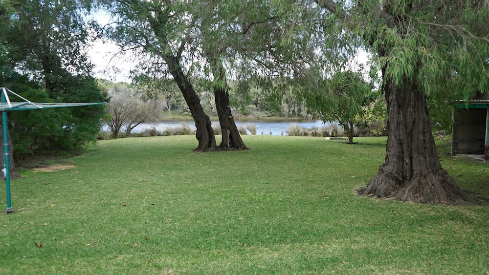 Geographe Bay Rd - Unique Getaway Between The Beach and Toby's Inlet - Quindalup