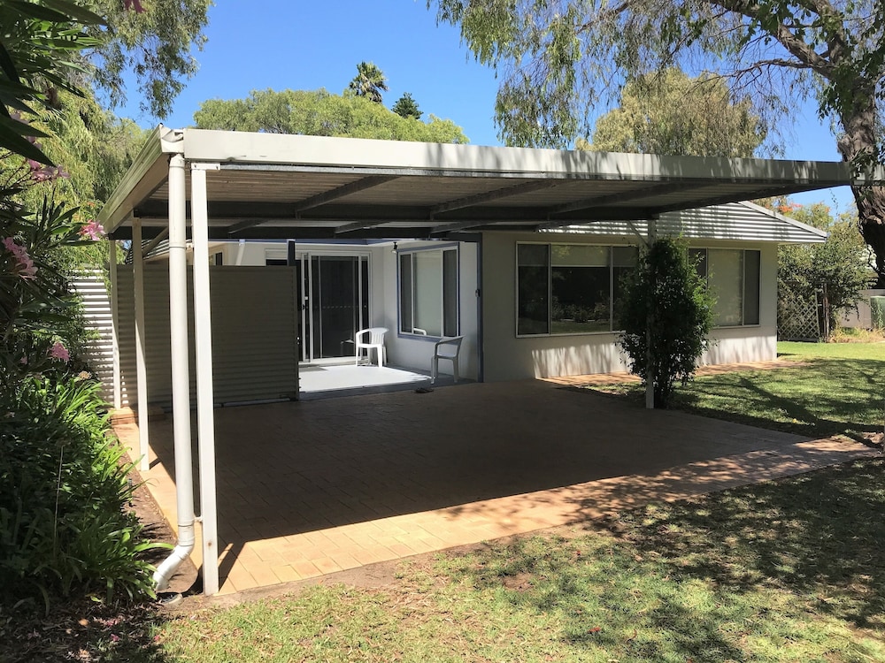 Geographe Bay Rd - Unique Getaway Between The Beach and Toby's Inlet - Quindalup