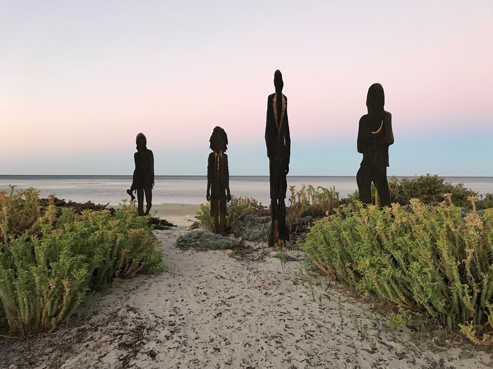 Geographe Bay Rd - Unique Getaway Between The Beach and Toby's Inlet - Quindalup