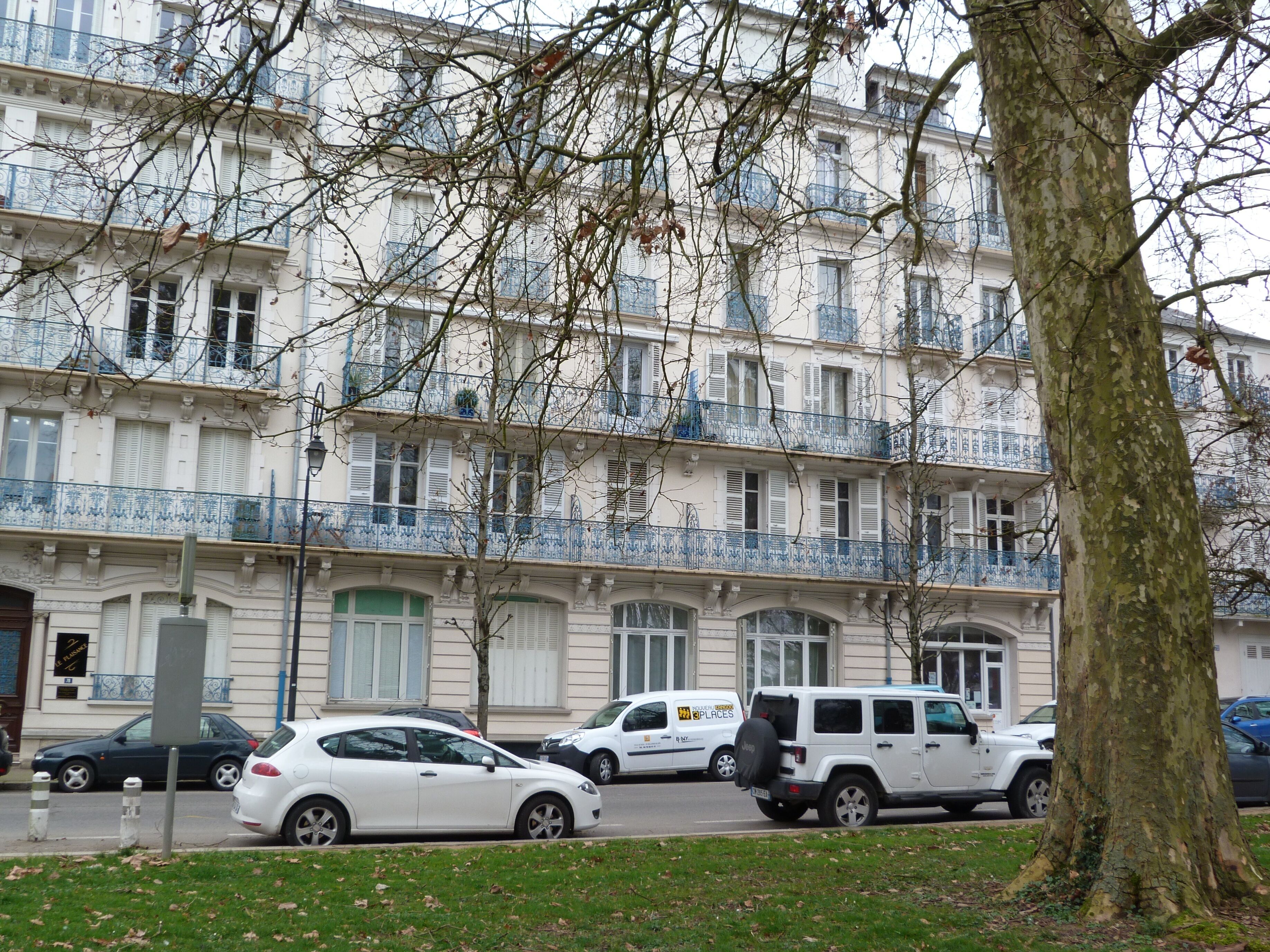 Charming Apartment, New, in Vichy, France