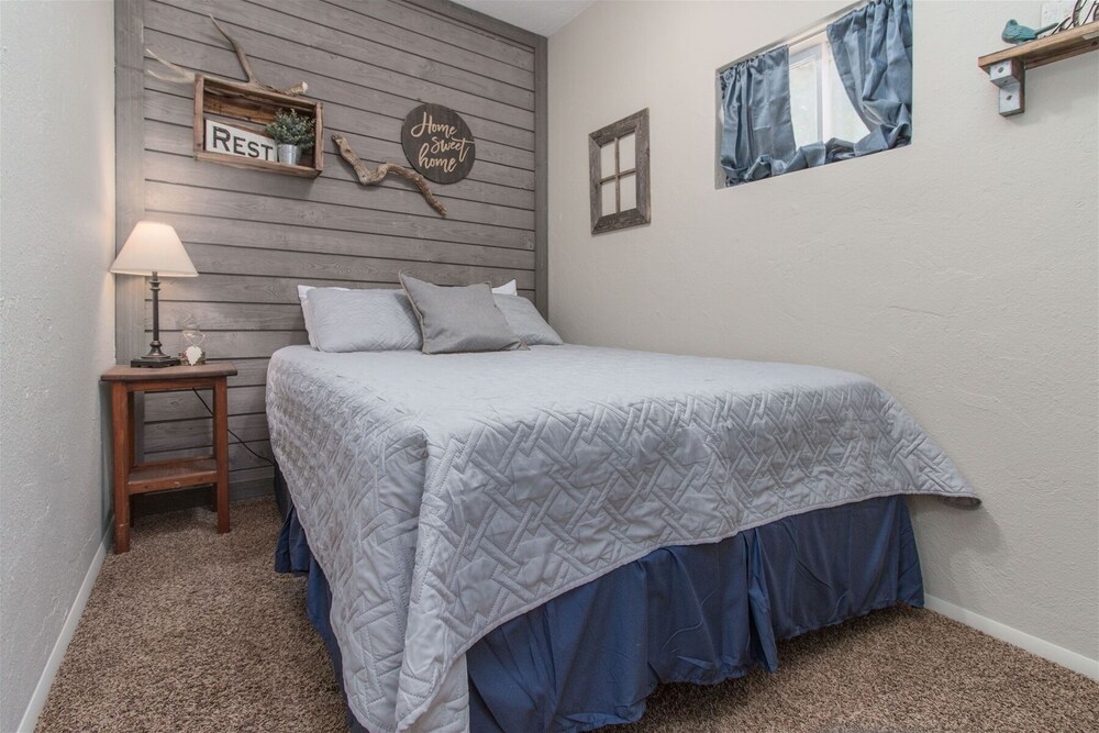 Unwind- Centrally located in Panguitch Town and great homebase for all