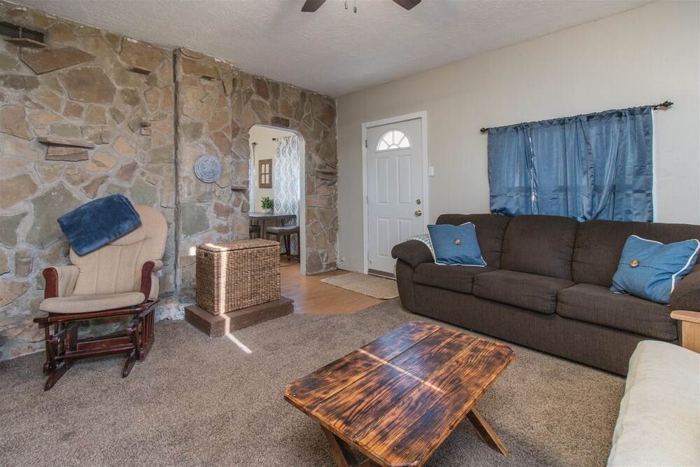 Unwind- Centrally located in Panguitch Town and great homebase for all