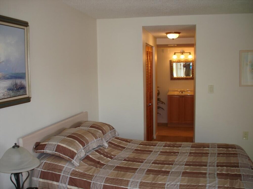 Siesta Breakers 603, Gulfside in Siesta Key, FL 250 Feet from