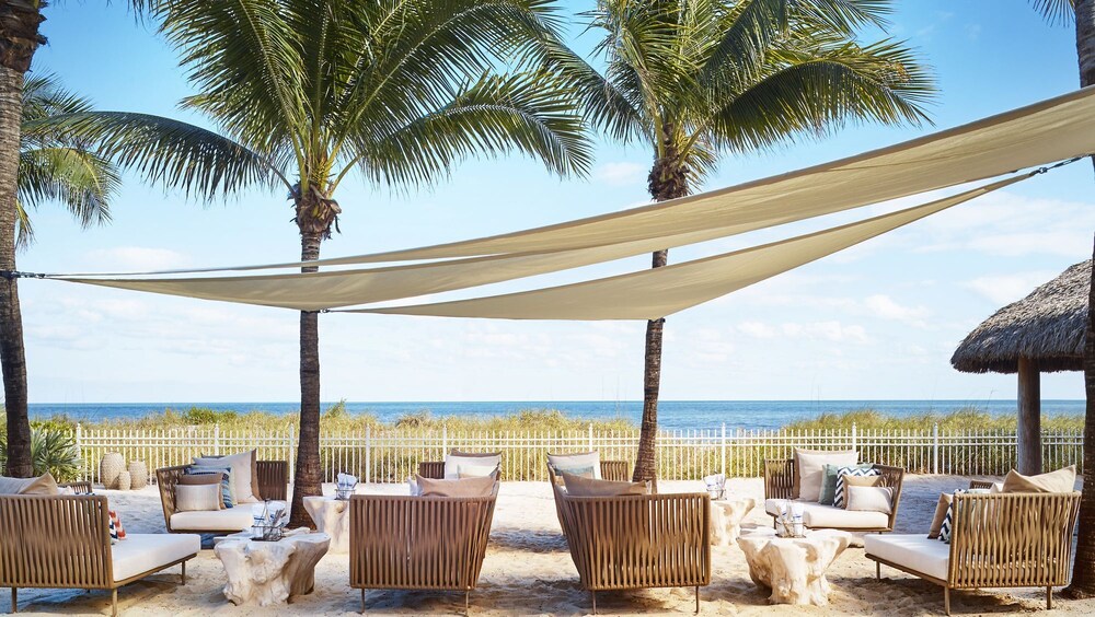 FABULOUS  RITZ  Key Biscayne,   1 bdr  Luxury Suite with double balcony!