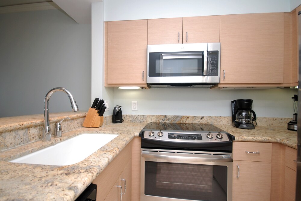 FABULOUS  RITZ  Key Biscayne,   1 bdr  Luxury Suite with double balcony!