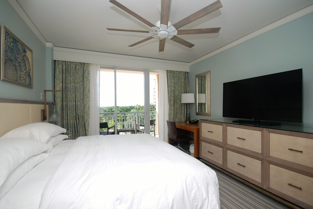 FABULOUS  RITZ  Key Biscayne,   1 bdr  Luxury Suite with double balcony!