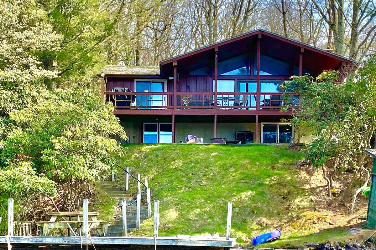 Lake Harmony Playhouse Lake Front In Lake Harmony Pa Expedia