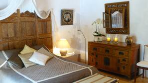 Premium bedding, individually decorated, individually furnished, desk