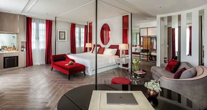 La Seine Hotel