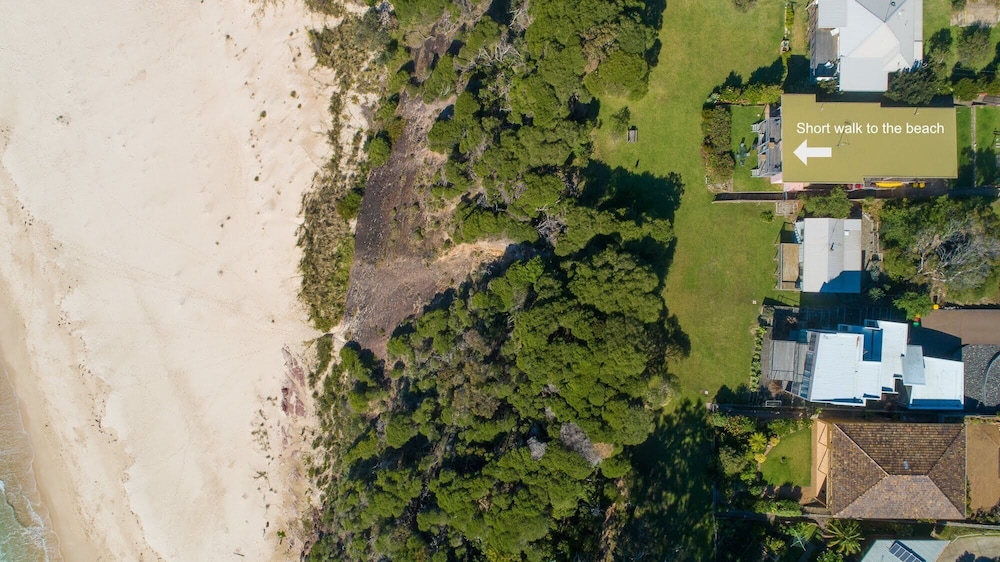 Beachside Units. Unit 1. Pambula Beach Front