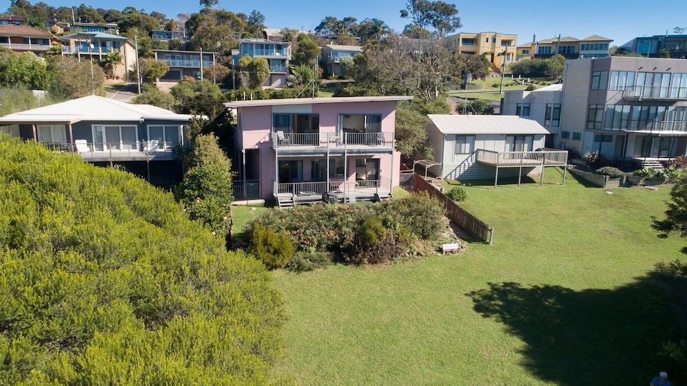 Beachside Units. Unit 1. Pambula Beach Front