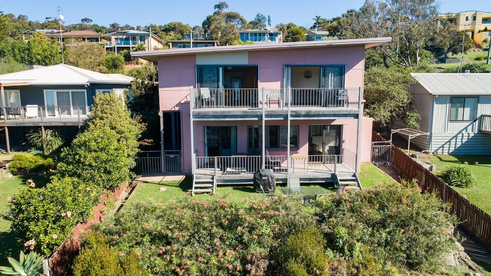 Beachside Units. Unit 1. Pambula Beach Front