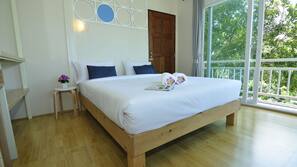 Minibar, in-room safe, blackout drapes, free WiFi