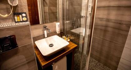 Golden Star Hotel