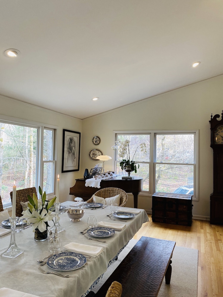 Hot Tub & Waterfall! Privacy, convenience, & private waterfall