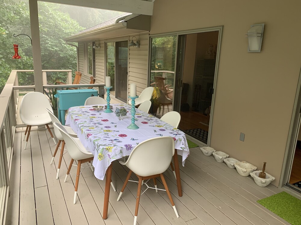 Hot Tub & Waterfall! Privacy, convenience, & private waterfall