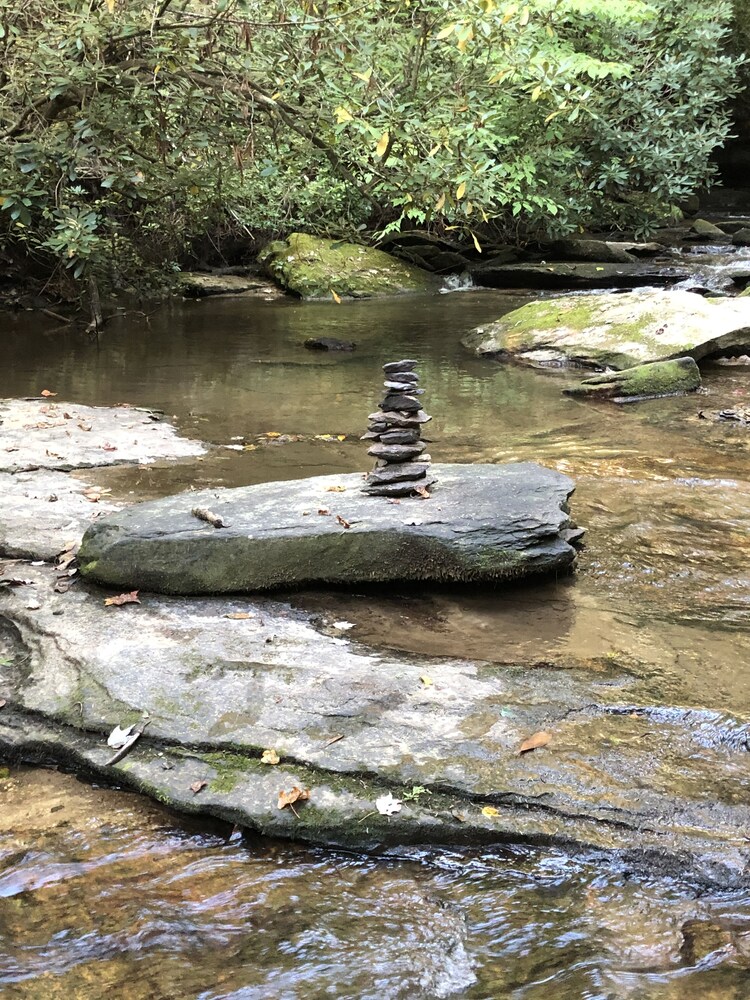Hot Tub & Waterfall! Privacy, convenience, & private waterfall