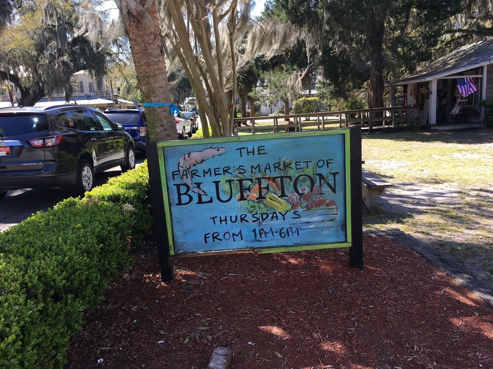 A Charming Carriage House Apartment in Stock Farm in Old Town Bluffton