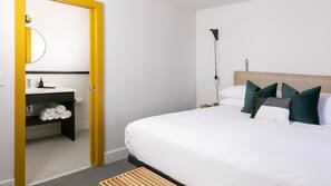 Free WiFi, linens, wheelchair access