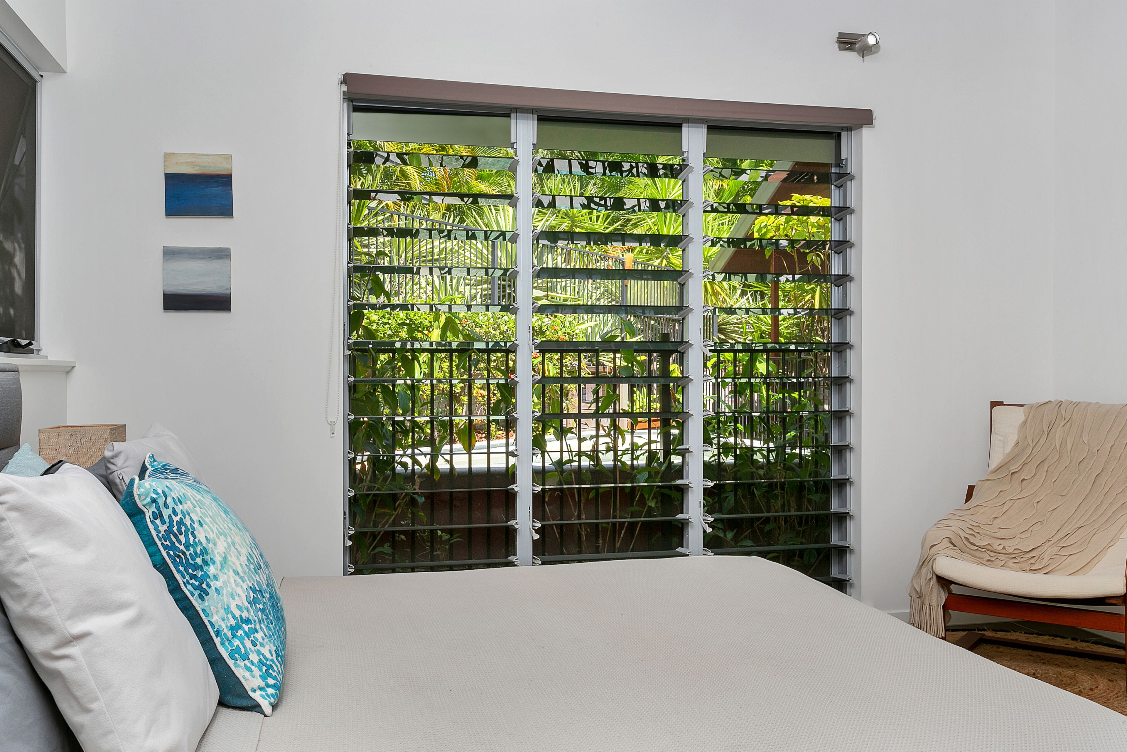 Bonita Vida - Private Couples Retreat; Walk to Beach/restaurants. Great Location