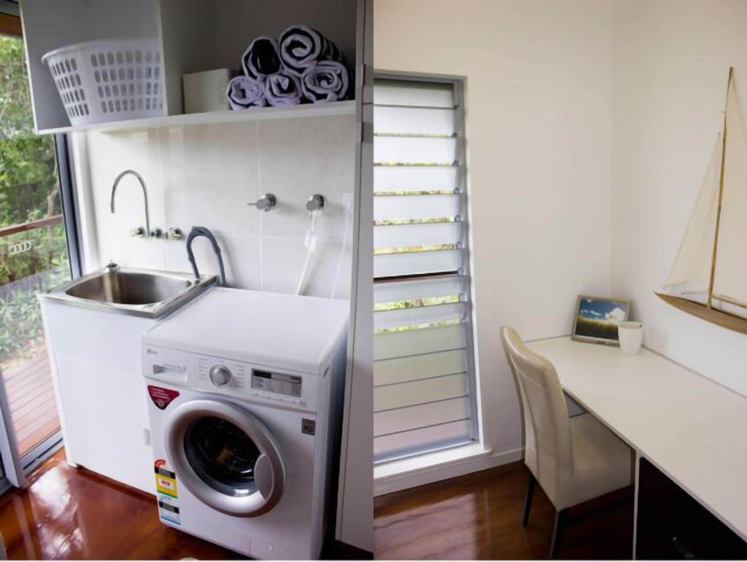 Bonita Vida - Private Couples Retreat; Walk to Beach/restaurants. Great Location