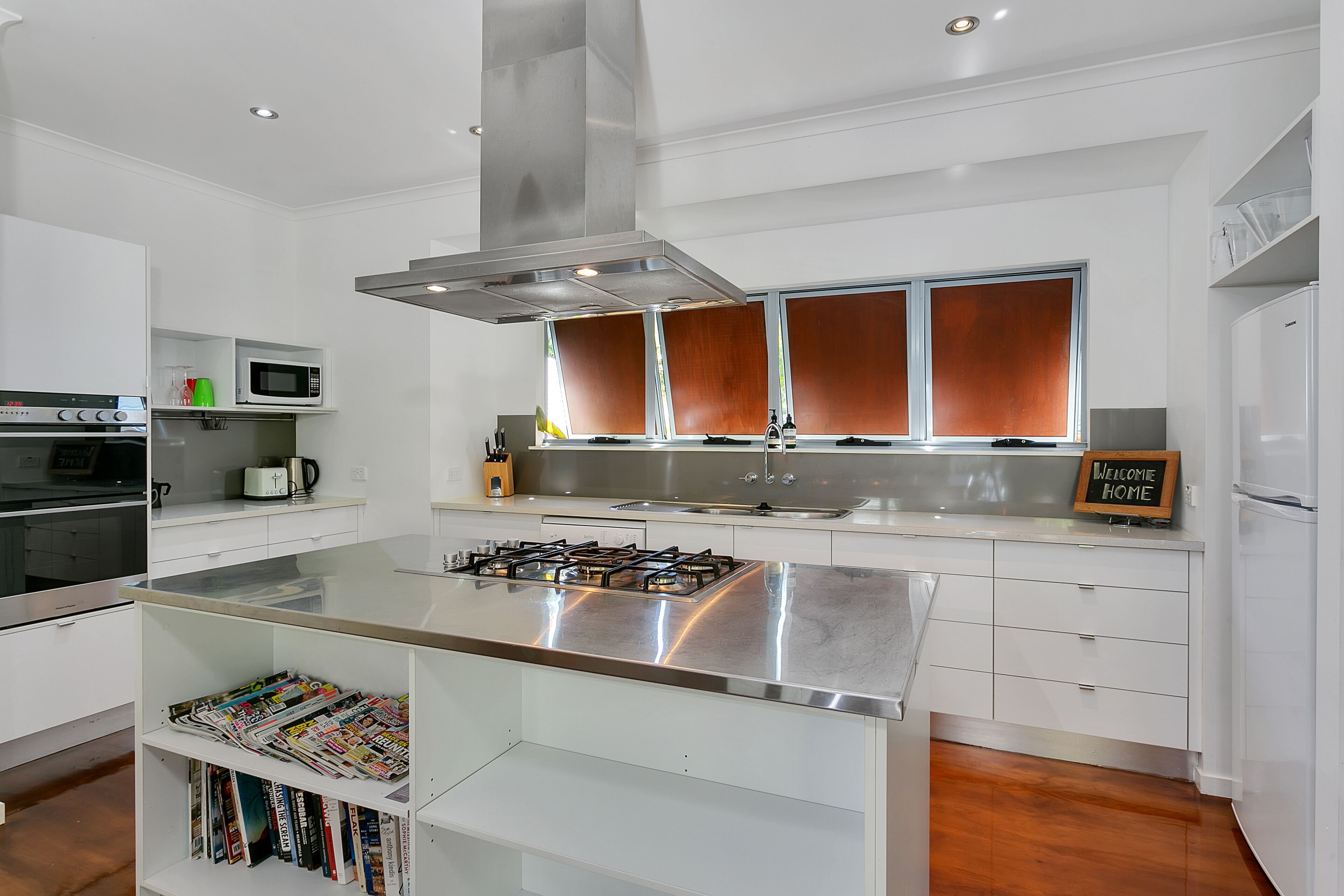 Bonita Vida - Private Couples Retreat; Walk to Beach/restaurants. Great Location