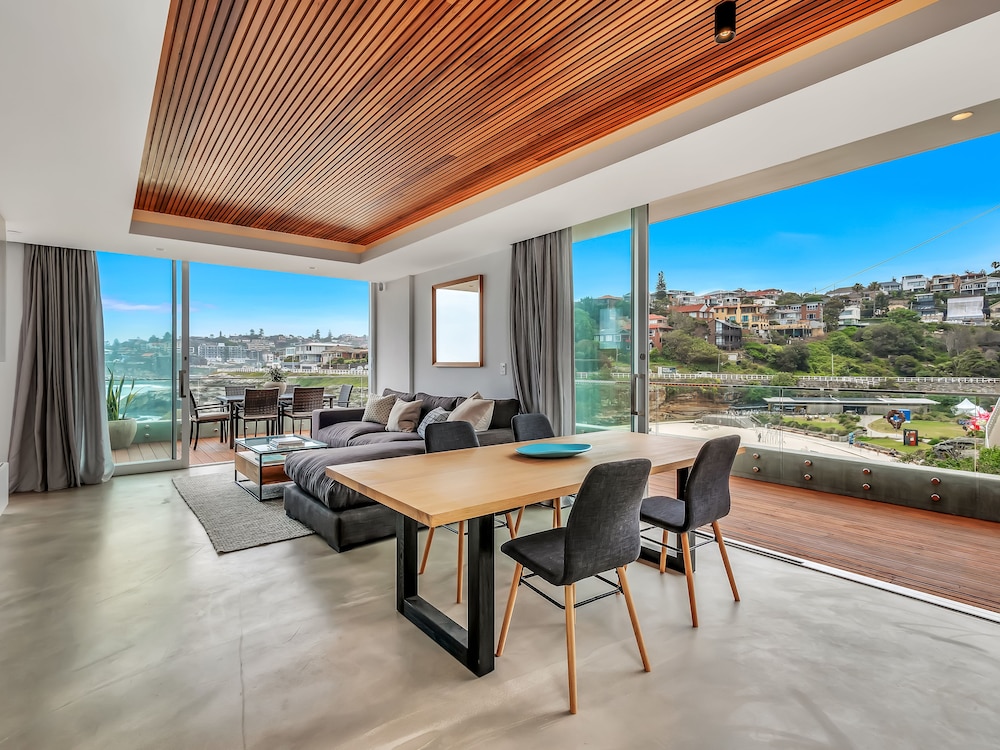 Tamarama Apartments