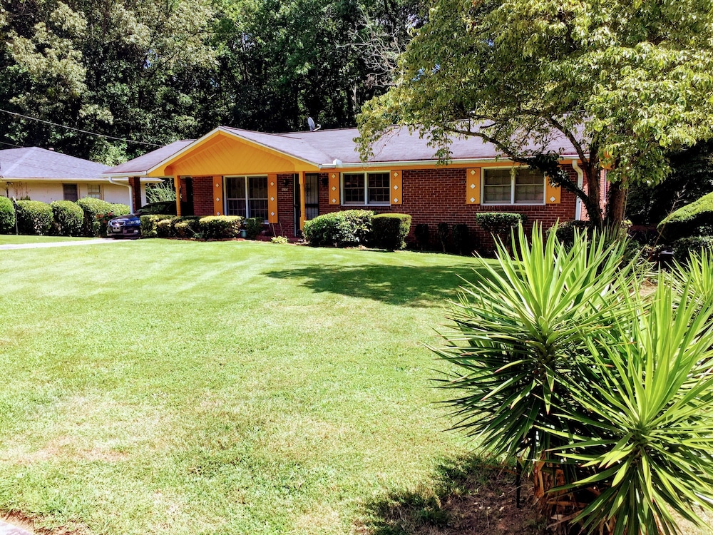 NEW! Charming Home Mins to Atlanta Airport, Tyler Perry Studios and