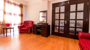 In-room safe, blackout curtains, soundproofing, free WiFi