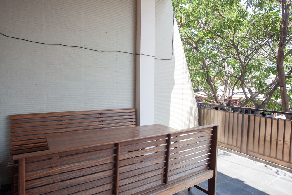 Reddoorz Near Taman Flora In Surabaya Indonesia Expedia