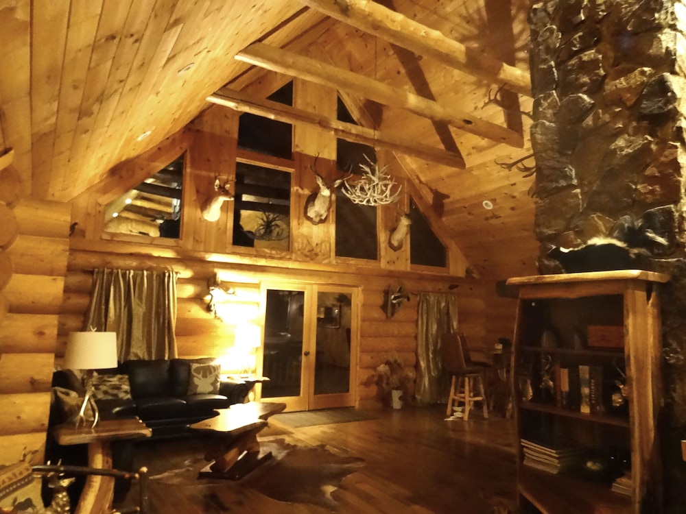 Full Log Cabin 11 Wooded Acres Near Franklin Nc Sleeps 16 In Beds