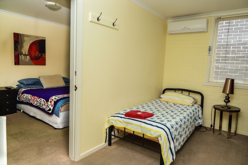 Newport Home Stay and Lodge