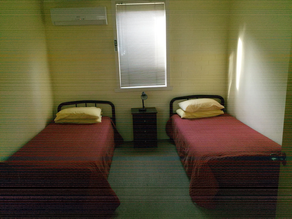 Newport Home Stay and Lodge