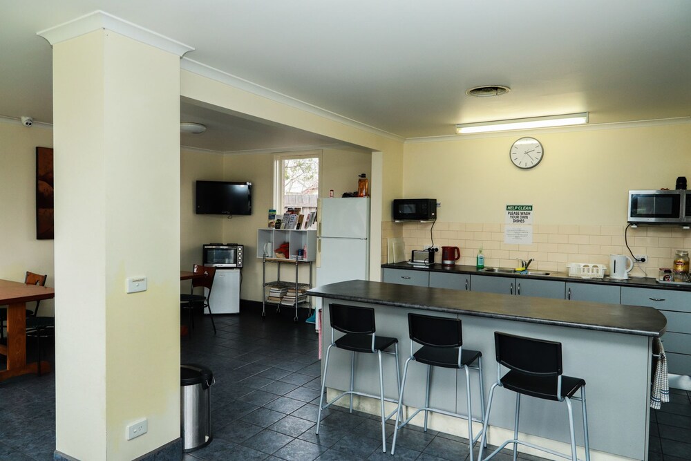 Newport Home Stay and Lodge