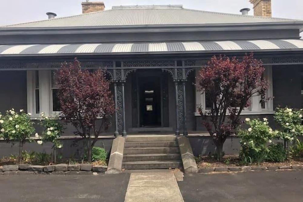 Newport Home Stay and Lodge