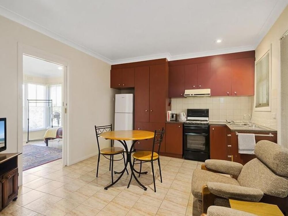 Newport Home Stay and Lodge