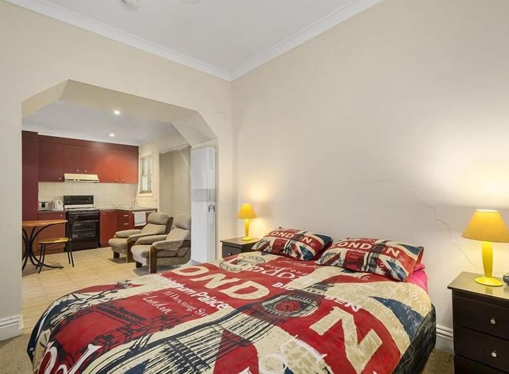 Newport Home Stay and Lodge