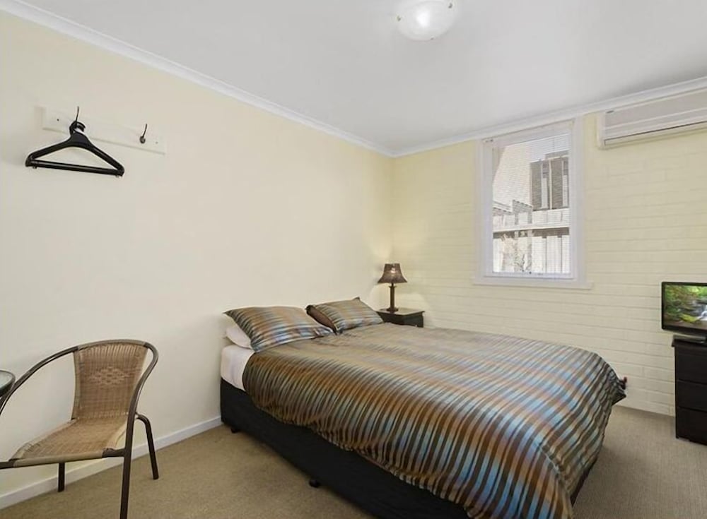 Newport Home Stay and Lodge
